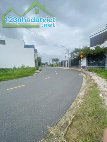 Bán đất 2 mặt tiền Tỉnh Lộ 8, Khu Gió Ngàn, Thị Trấn Củ Chi, Củ Chi, HCM. Diện tích: 155m2 - 2