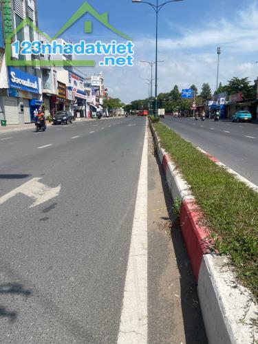CHỦ GỬI BÁN GẤP ĐẤT MẶT TIỀN ĐƯỜNG LÊ VĂN VIỆT QUẬN 9- DT 146 M2.