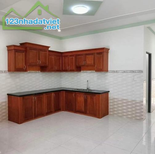 NHÀ MẶT TIỀN ĐƯỜNG ẤP 1 BÌNH CHÁNH 1 TRỆT 1 LẦU , GIÁ 699 - 3