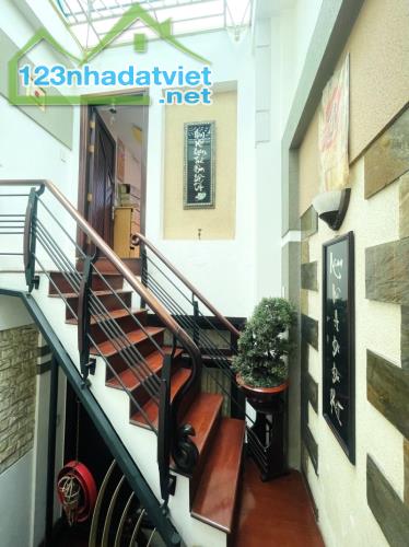 NHÀ QUẬN 10 NGAY RẠP HÁT HÒA BÌNH, HẺM NHỰA 8M THÔNG KINH DOANH, XE TẢI ĐẬU CỬA, 10 TỶ HƠN - 1