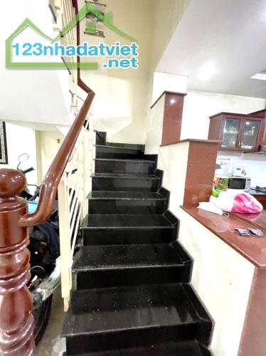 BÁN NHÀ ĐƯỜNG BÀN CỜ, QUẬN 3, HẺM 6M THÔNG, XE HƠI VÔ NHÀ, 55Mx5 6PN 5WC, HĐT 40TR 11 TỶ x - 3