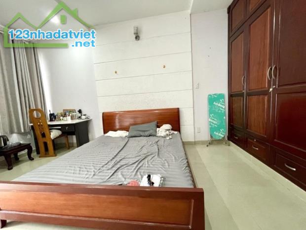 BÁN NHÀ ĐƯỜNG BÀN CỜ, QUẬN 3, HẺM 6M THÔNG, XE HƠI VÔ NHÀ, 55Mx5 6PN 5WC, HĐT 40TR 11 TỶ x - 5