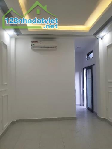 Mặt tiền Lê Thị Chợ, Phú Thuận Q7, 2 căn nhà 4 tầng 136m2 khu vực kinh doanh vip,17.2 tỷ