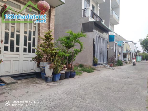 Bán đất rẻ hơn thị trường 381m2 đường ô tô nhỉnh 39tr/m2, gần Đại học Nguyễn Tất Thành Q12 - 2