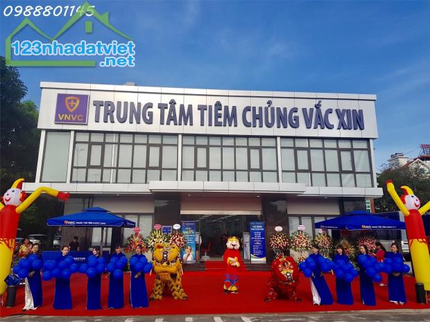 Hiếm có Cho thuê Nhà mặt tiền 15m diện tích 300m2 Giá sốc Trung tâm Thành phố Phúc Yên, VP - 4