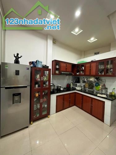 Bán Nhà Đường 3 Tháng 2 , Phường 2, Quận 11.DT 39m2 x 3 tầng (4 x 10). Giá 6.45 tỷ TL. - 3