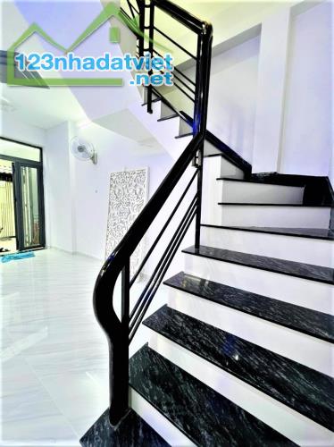 NHÀ QUẬN 10 GẦN TTTM VẠN HẠNH MALL, HẺM THÔNG, XE HƠI ĐỖ CỬA, 40M2 (5.6*7M) 3PN MỚI 6 TỶ x - 1