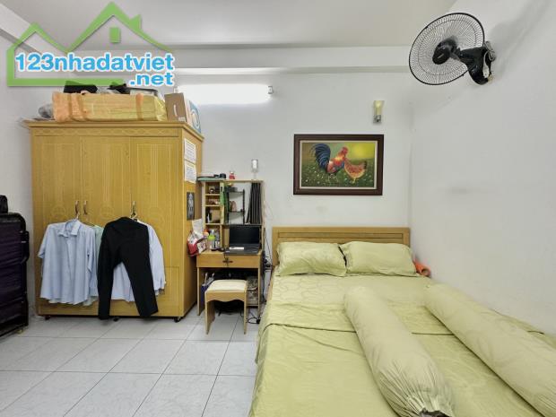 Sắp định cư, bán gấp nhà đẹp, 4 tầng, 1 căn ra mặt tiền Trần Huy Liệu- Phú Nhuận, 6.x tỷ. - 2