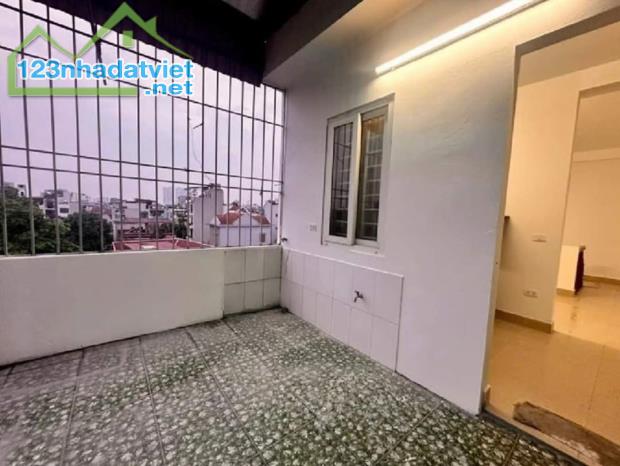 NHÀ MẶT NGÕ PHÂN LÔ OTO TRÁNH NGỌC THUỴ 35m2 x 5T LÔ GÓC 2THOÁNG. 7,15TỶ - 5