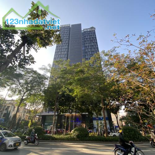 Cho thuê văn phòng tài chính 400m2 tòa Vinaconex Tower, Láng Hạ, quận Đống Đa