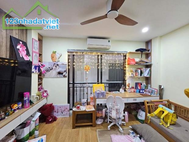 4 TỶ BÁN NHÀ NGÕ TRẦN DUY HƯNG - NGUYỄN CHÁNH, 23M2, 5 TẦNG, MẶT TIỀN 4M