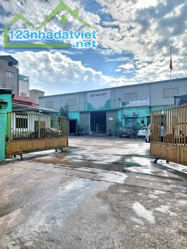 Cho thuê kho xưởng phường Phúc Diễn, 430m, container ra vào