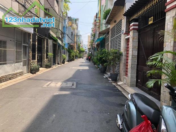 Bán nhà Hẻm ô tô Huỳnh Văn Bánh, Quận Phú Nhuận. Dt: 57m2. Trệt 3 Lầu St