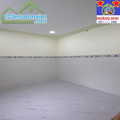 BÁN GẤP NHÀ MẶT PHỐ TẠI ĐƯỜNG NGUYỄN DUY TRINH, QUẬN 2 _ 2 TẦNG 3 PN _ 82 m2 ( 5,5 x 14,8 - 5