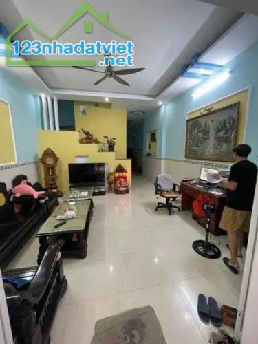 Bán nhà Huỳnh Tấn Phát, Quận 7, dt 80m2, kc 4 tầng, đường nhựa 5m, giá 8.5 tỷ - 1