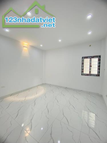 Nhà 5T-30m2 Hoa Thám La Phù Nhỉnh 3 tỷ Cách Đại Lộ Thăng Long 10P Đi Xe - 2