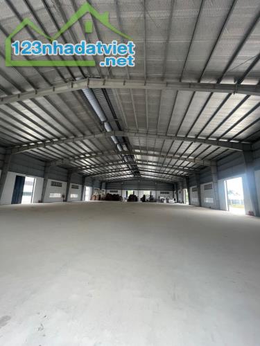 Cho thuê 1300m2 có nghiệm thu PCCC cạnh Ecopark, cách cầu Thanh Trì 10km - 2