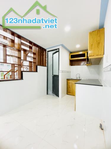 Bán Nhà Huỳnh Thị Na, 42m2, 2Tầng đẹp lung linh hẻm xe hơi tới nhà