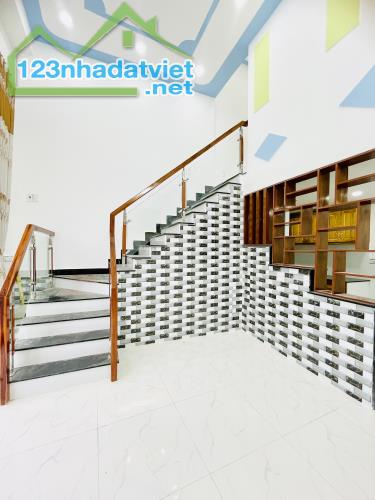 Bán Nhà Huỳnh Thị Na, 42m2, 2Tầng đẹp lung linh hẻm xe hơi tới nhà - 4