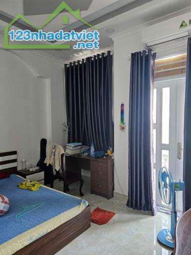 Bán CHDV Thông Âu Cơ, Víp Tân Bình, 117m2, 3 Tầng Nở Hậu, Dòng Tiền 70tr, Nhỉnh 14 Tỷ TL. - 2