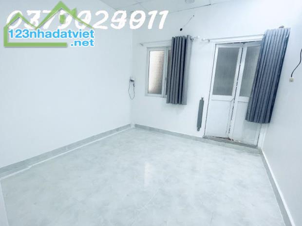 Bạch Đằng, Bình Thạnh, nhà mới ở ngay, 2 tầng BTCT, sổ vuông đẹp, 16m2, chỉ nhỉnh 2 tỷ - 1