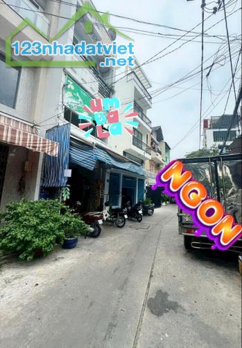 HIẾM NGỘP BANK GIÁ RẺ CHỈ 35TỶ.   HẺM XE TẢI QUAY ĐẦU - NGAY CV ĐẦM SEN .  💥DT: 3 dai 10m