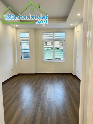 Nhà Xuân La- Tây Hồ 35M2- 5 tầng đẹp, sổ đỏ chính chủ, giá chỉ hơn 5 tỷ. - 4