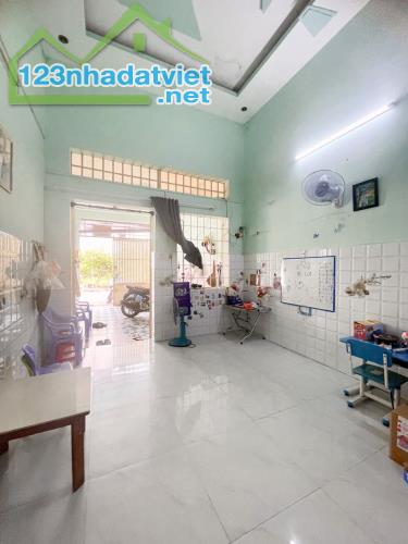 Bán Nhà Lê Văn Khương, 60m2, 2Tâng, hẻm xe hơi ngủ trong nhà - 1