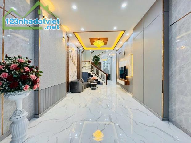 Nhà Thiết Kế Hiện Đại - Hẻm Ôtô - Khu Phân Lô - 68m² (4x 17) - 2 lầu - 6,25 tỷ