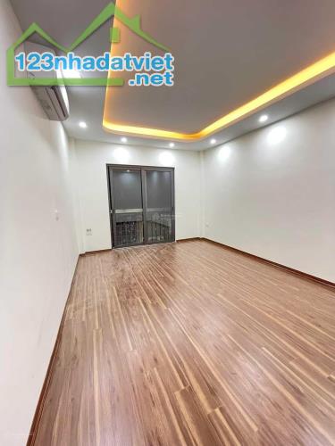 Rẻ Đẹp ! Đại Thành 3T-45m2 Ô Tô Đỗ Cửa Cách ĐH Phenika chỉ 3,5km - 4