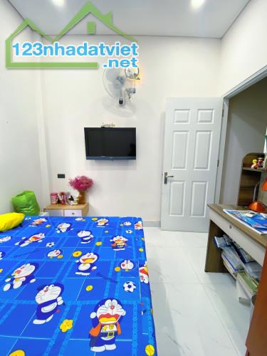 PHAN VĂN TRỊ - 2 TẦNG - 63M2 -  NGANG 7M CHIA LÀM 2 CĂN VỪA Ở VỪA CHO THUÊ - 6.X TỶ - 2