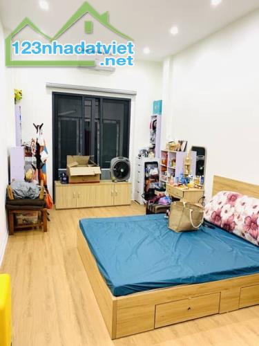 Bán Nhà gần cột cờ Hà Nội, DT 60m2, MT 3.5m, thang máy, phù hợp làm văn phòng, homestay. - 2