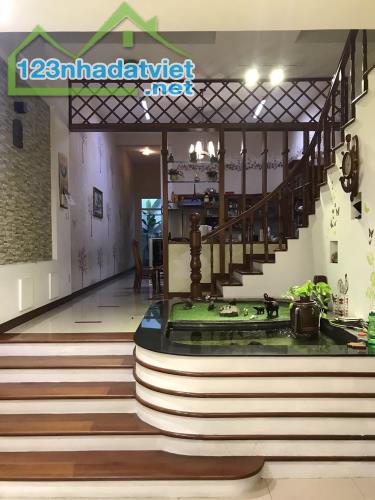 NHÀ NÚI THÀNH -152M2 - 3 TẦNG - Ô TÔ TẬN NHÀ - KHU QUÂN ĐỘI - VỪA Ở VỪA KINH DOANH -11.2 T - 5