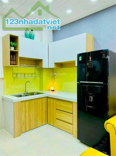 Bán nhà 1 trệt 2 lầu Chu Văn An, P. 12, Q. Bình Thạnh 26.2m2 giá 2,340 tỷ LH:Trung - 4