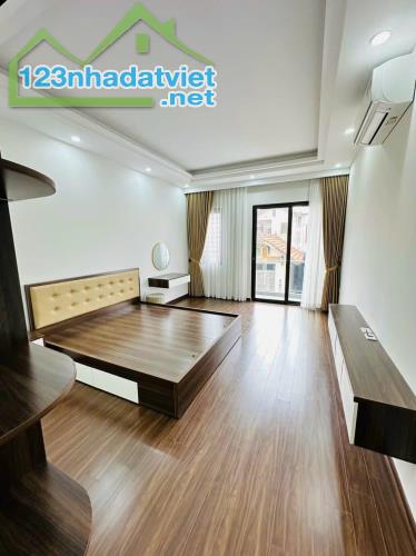 Bán nhà đẹp phố Ỷ La, Dương Nội Hà Đông 5 tầng xây mới lô góc gần ô tô giá 4.8 tỷ