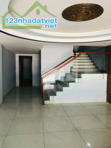 Bán nhà 4 tầng đường Nguyễn Hữu Thọ gần 30/4 , có thang máy giá 23ty LH 0942992361 - 1