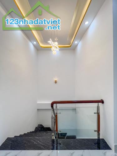NHÀ TRỆT 2 LẦU ĐỐI DIỆN MOBIFONE - KHU CÔNG TRÌNH 8 HƯNG PHÚ CÁI RĂNG
