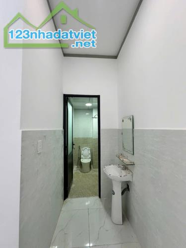 Sock. Bán Căn nhà 2 lầu mái Thái 100 m2 cách Nhà Văn Hóa  P.Bửu Long chỉ 5 phút đi xe - 2