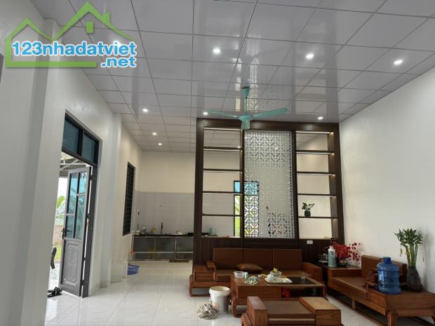 Bán đất rừng khu đồi Xúc , Thanh Vân , diện tích 2290m2 tặng kèm nhà mái thái 100m2 - 1