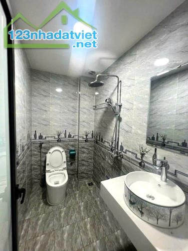 Bán nhà mới xây Ngũ Hiệp Thanh Trì 56m² - 5 tầng, chỉ 4.x tỷ - rẻ nhất khu vực