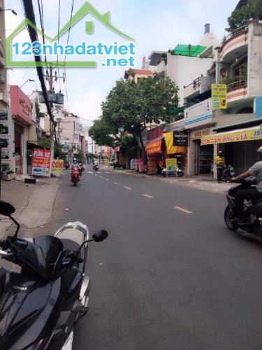Hẻm xe hơi đậu cửa đường Thạch Lam, Q Tân Phú, DT 84m2 ngang 4 nở hậu 4,9m giá 4,9 tỷ. - 3