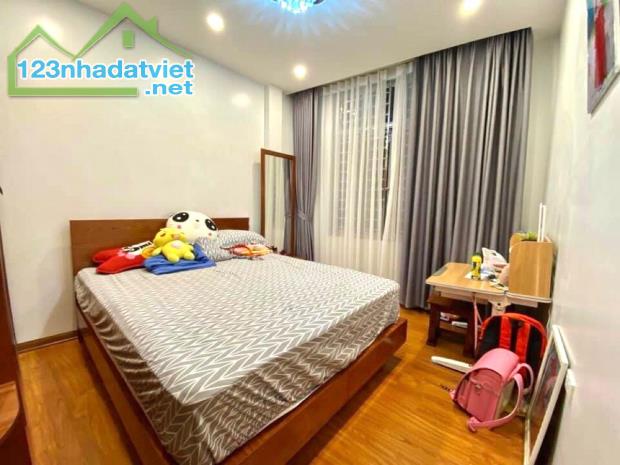 THẬT 💯 % - NHÀ THÁI THỊNH – 10M RA MẶT PHỐ - GIÁ CHUẨN 8,6 TỶ - 1