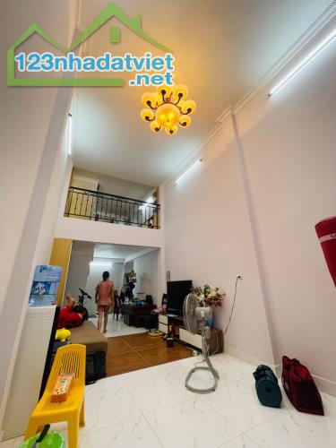 🏨 Mặt phố Ngô Gia tự 42m*4T vỉa hè rộng thênh thang