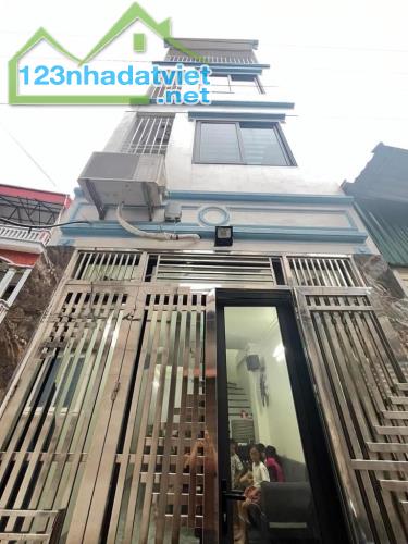 3.7 Tỷ - Nhà 4 Tầng - Hải Bối - Đông Anh - Ô tô Vào Nhà - 48m - MT 5.5m. - 4