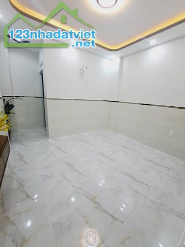 SIÊU PHẨM BÀ HOM QUẬN 6 - 50M2, 2 TẦNG 3PN, SHR, Nhà mới ở ngay -TẶNG NỘI THẤT XỊN SÒ