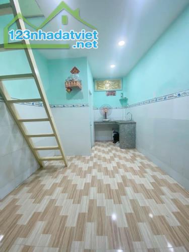 BÁN NHÀ QUẬN TÂN PHÚ, DTSD 22M2, 2 TẦNG, NHỈNH 1 TỶ.