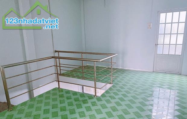 Bán gấp nhà Hóc Môn 900tr mặt tiền đường  xã Xuân Thới Đông, diện tích 94,6 m2. - 5