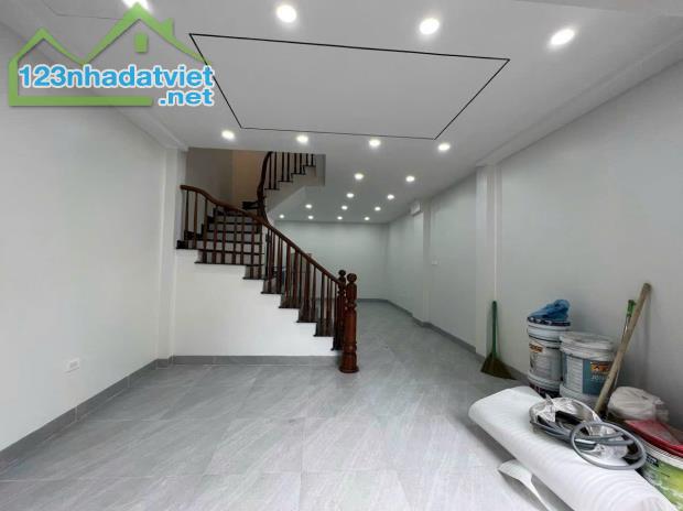 Bán nhà Thạch Bàn, Long Biên. Gần khu Garden City, 40m x 5T chỉ 4,75 tỷ. Lh 0965858116 - 1