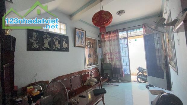 NHÀ ĐẸP LÊ ĐỨC THỌ - LÔ GÓC THOÁNG - HXH 2T BTCT -CHỈ NHỈNH 3TỶ - 4