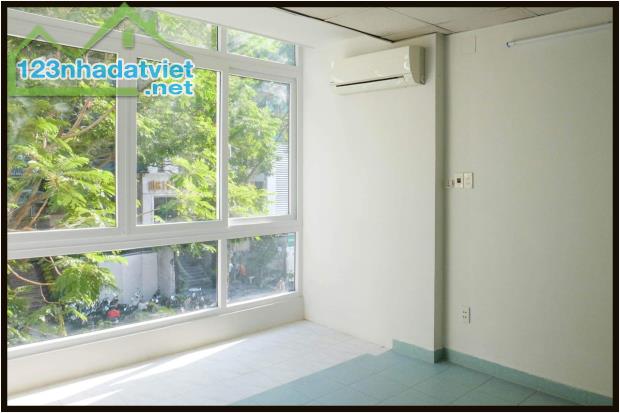 Top nhà vị trí đẹp 4 x 25m 1 trệt 4 lầu Trương Định trung tâm Q3 TP.HCM - 1
